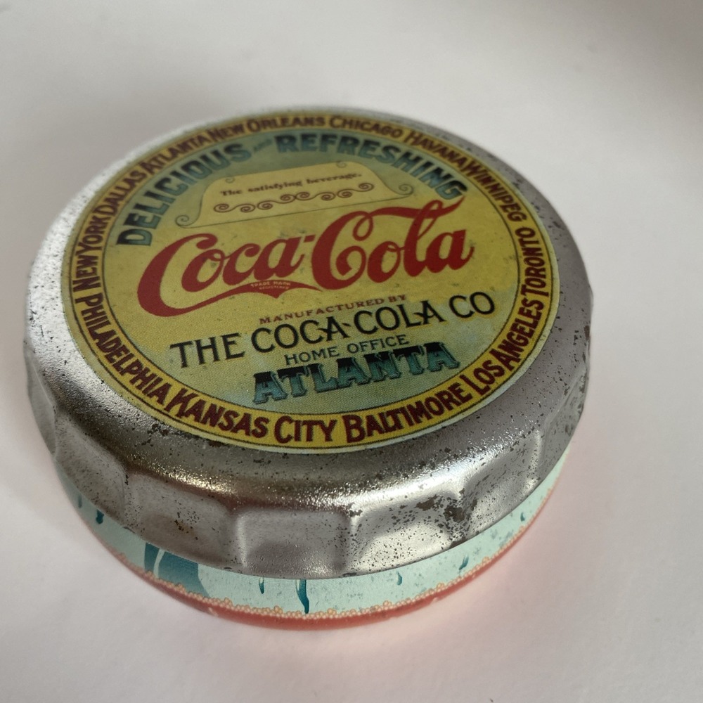 Coca-Cola 1997 Delicious and Refreshing Bottle Cap Shaped Tin